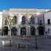La biblioteca "Prospero Rendella" di Monopoli: moderno luogo brulicante di cultura ospitato nel suggestivo palazzo omonimo situato nella pittoresca piazza Garibaldi